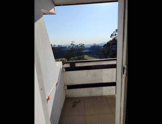 2 BEDROOM APARTMENT FOR SALE IN PINETOWN CENTRAL